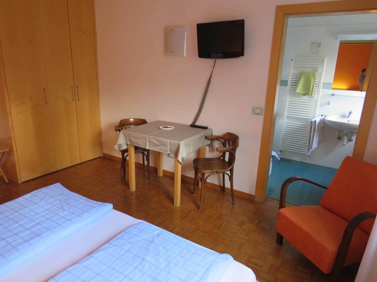 Garni Domus Mea Hotel เมราโน ภายนอก รูปภาพ
