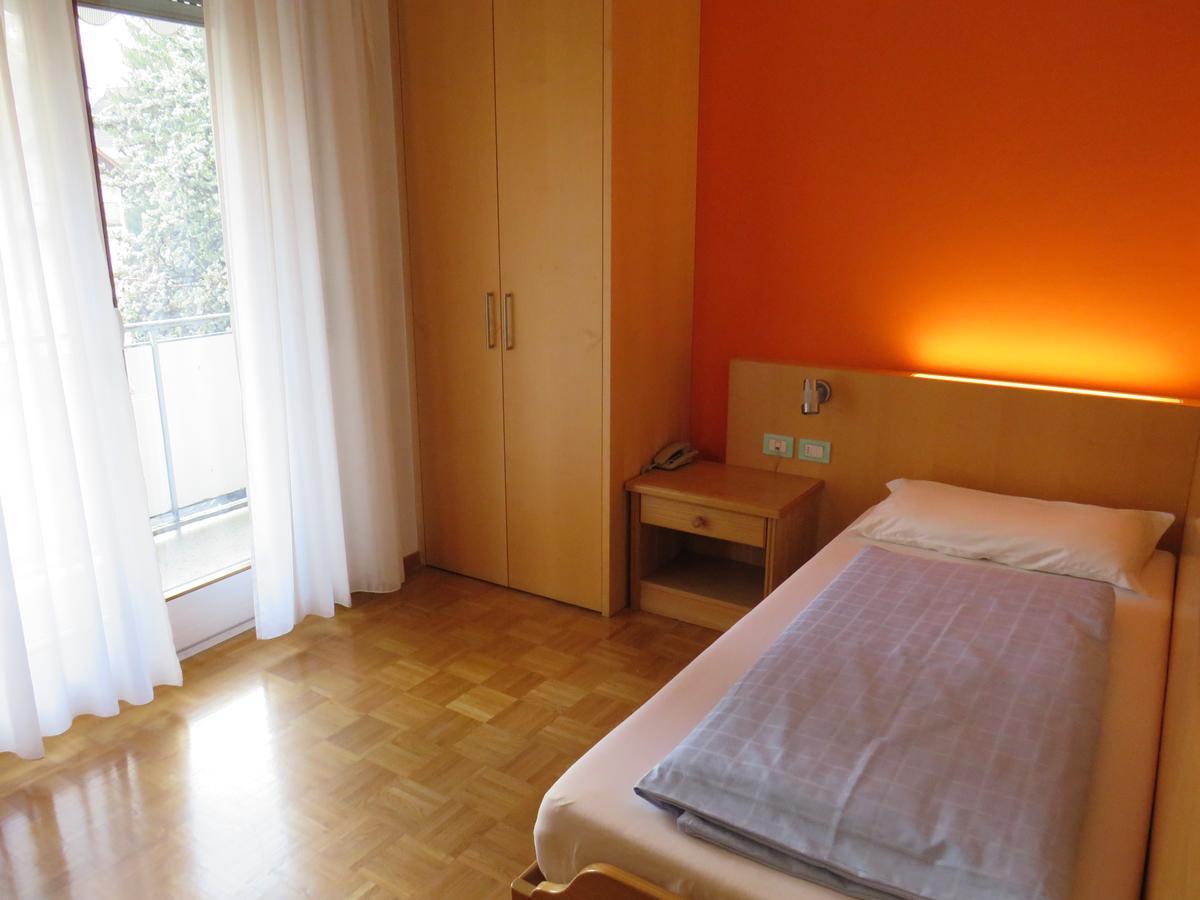 Garni Domus Mea Hotel เมราโน ภายนอก รูปภาพ