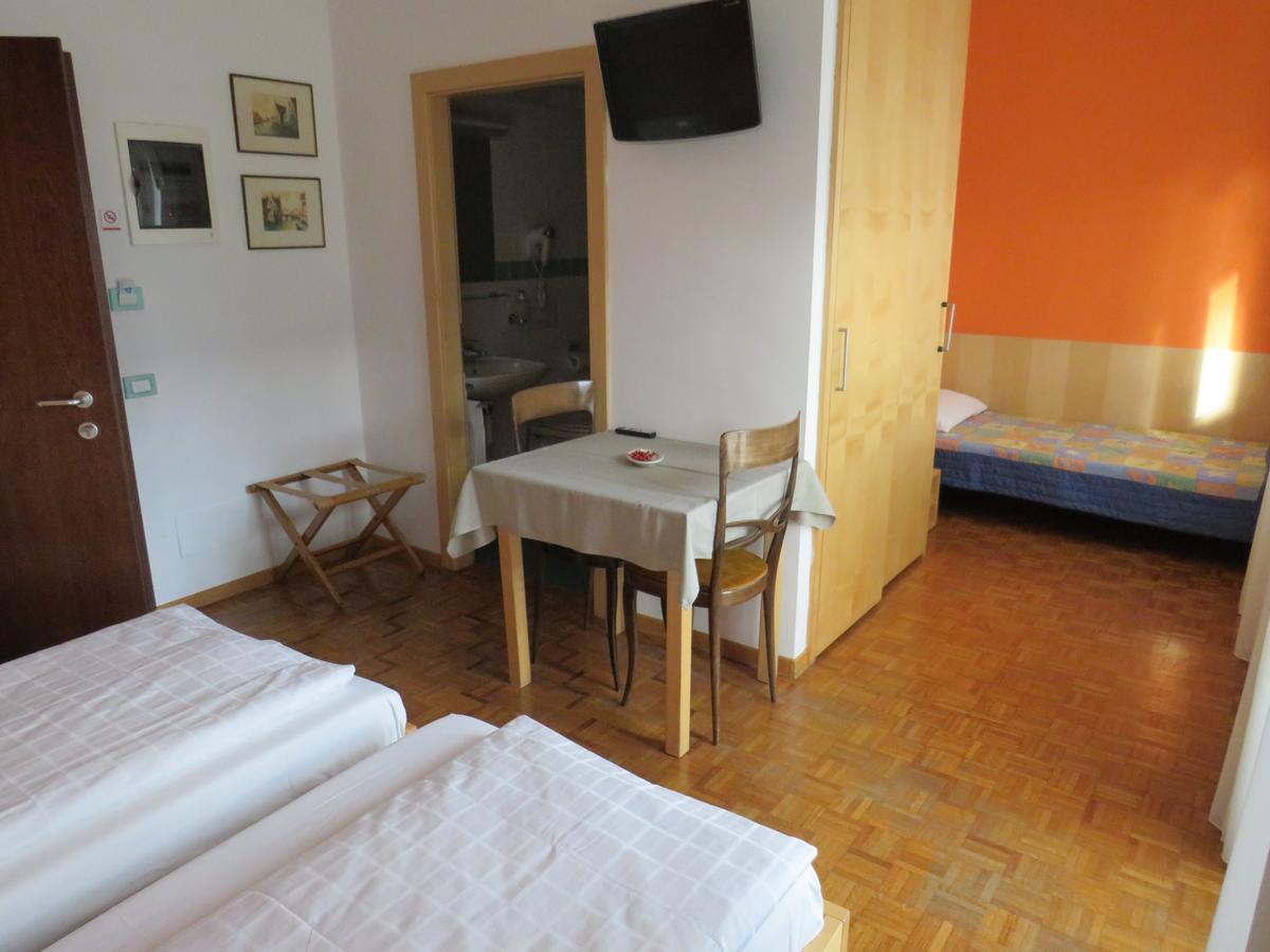 Garni Domus Mea Hotel เมราโน ภายนอก รูปภาพ