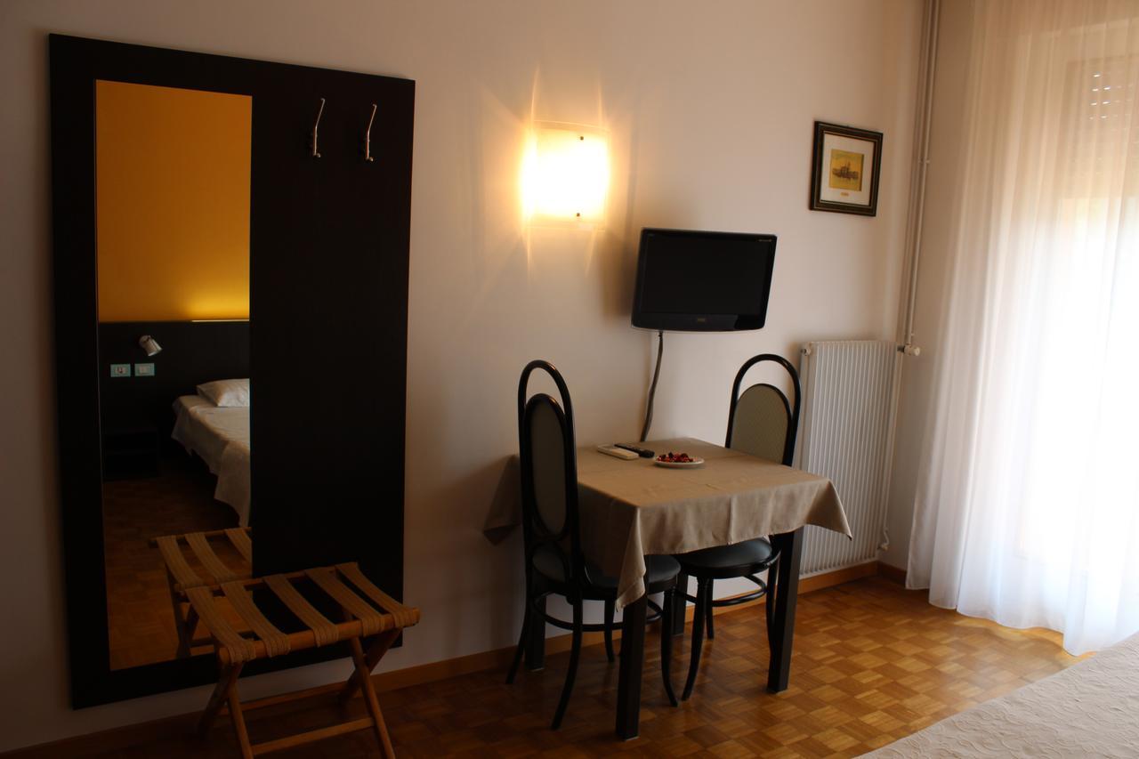 Garni Domus Mea Hotel เมราโน ภายนอก รูปภาพ