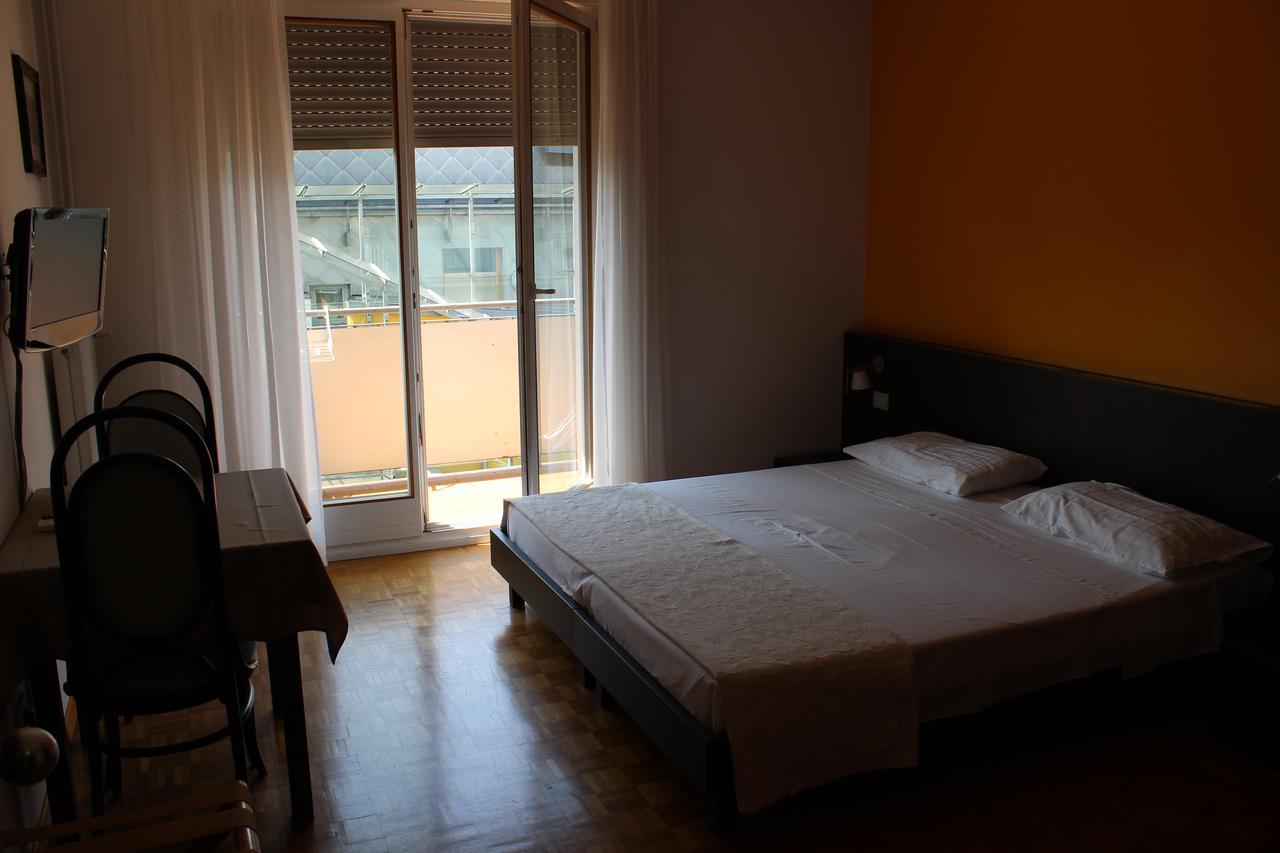 Garni Domus Mea Hotel เมราโน ภายนอก รูปภาพ